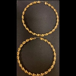 ‼️SOLD‼️17 Grams of 10k Gold Big Twisted Hoop Earrings.Real Gold!